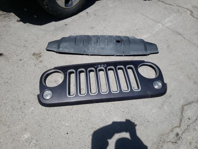 1C4BJWEG8JL816176 Jeep Wrangler Unlimited Sahara