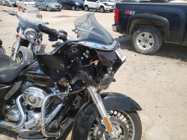 2011 HARLEY-DAVIDSON FLTRU 1HD1KGM1XBB645710