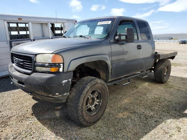 Salvage cars for sale from Copart Anderson, CA: 2002 GMC Sierra K2500 Heavy Duty