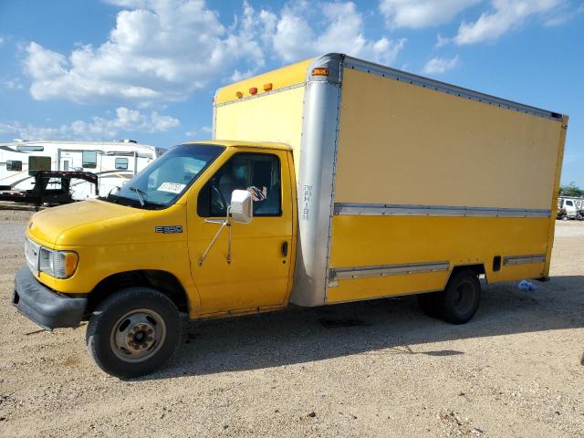 Salvage cars for sale from Copart San Antonio, TX: 2000 Ford Econoline E350 Super Duty Cutaway Van