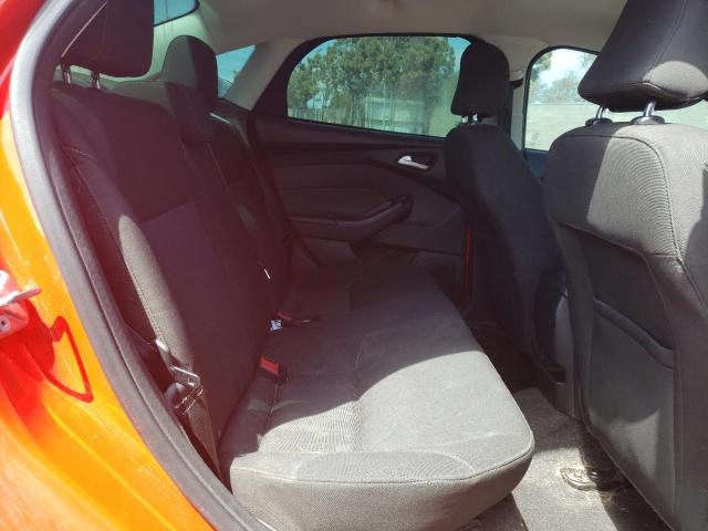 1FADP3F21FL305902 Ford FOCUS SE