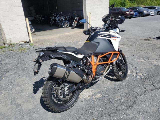 2018 KTM 1090 ADVEN - VBKV49401JM988875