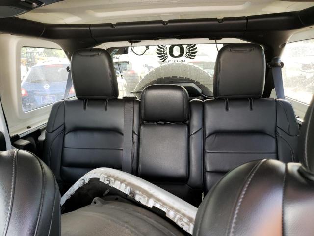 1C4HJXEGXJW108445 Jeep Wrangler Unlimited Sahara