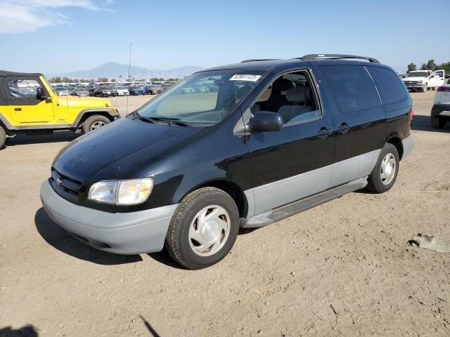 1999 Toyota Sienna LE