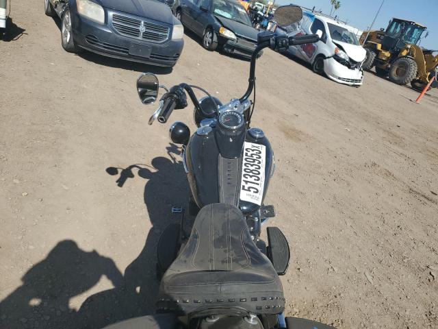2019 HARLEY-DAVIDSON FLHC 1HD1YAJ23KB069029