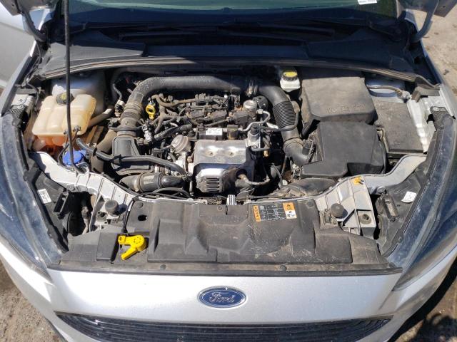 1FADP3FE2JL260990 Ford FOCUS SE