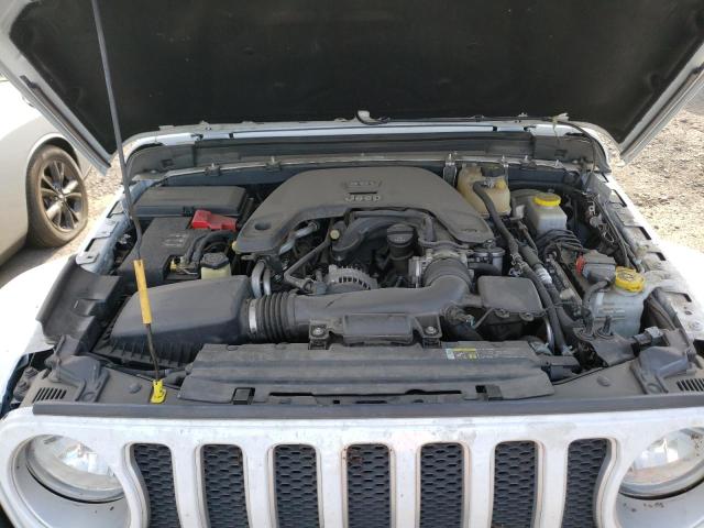 1C4HJXEGXJW108445 Jeep Wrangler Unlimited Sahara