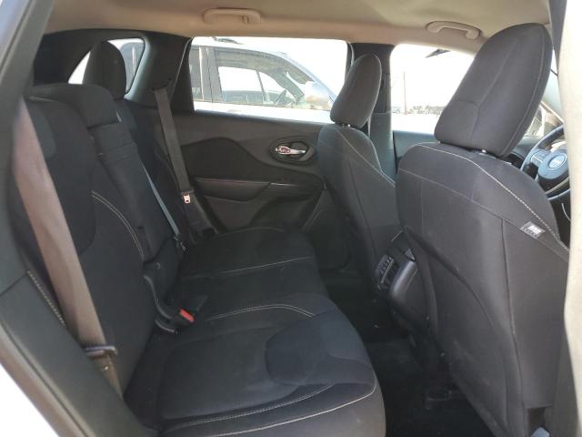 1C4PJLCB9HW558626 Jeep Cherokee Latitude