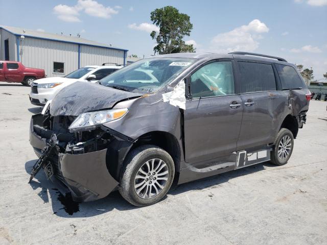 2019 Toyota Sienna XLE