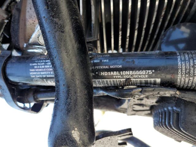 2022 HARLEY-DAVIDSON FLHXST - 1HD1ABL10NB666075