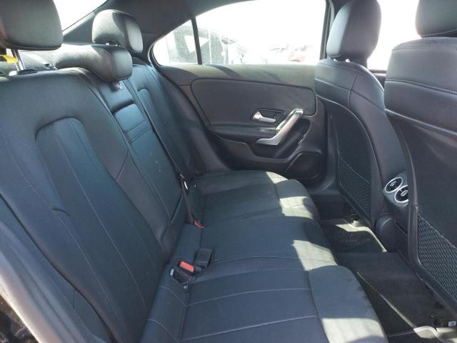 WDD3G4EB1KW002324 Mercedes-Benz A 220