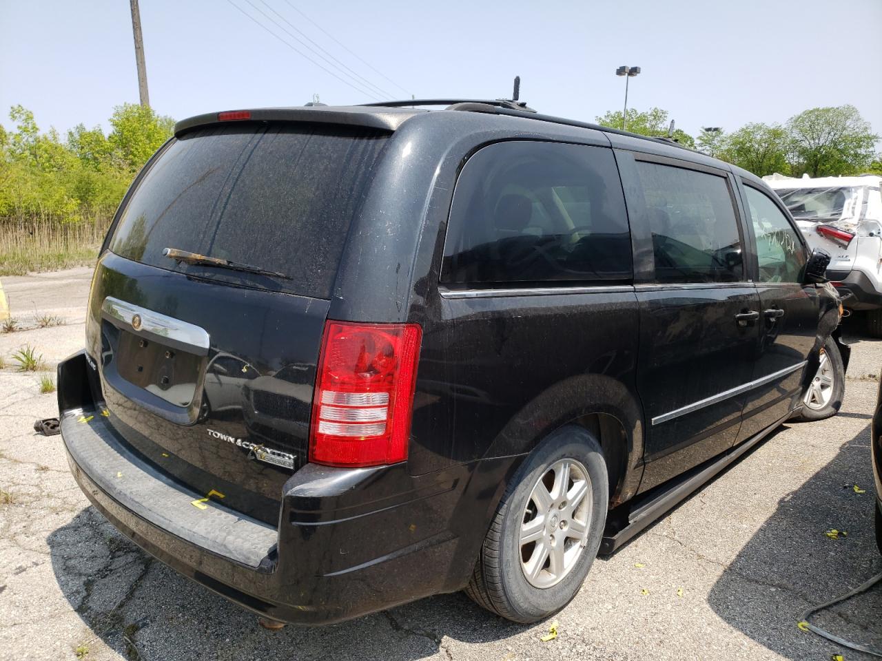 Lot #2974746196 2010 CHRYSLER TOWN & COU