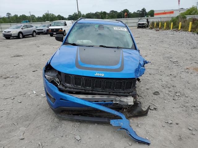 3C4NJCBBXJT105698 Jeep Compass Latitude