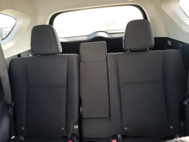 JTMZFREV2FD049751 Toyota RAV4 LE