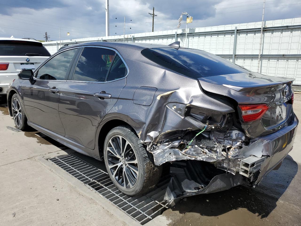 2019 Toyota Camry L vin: 4T1B11HK3KU179756