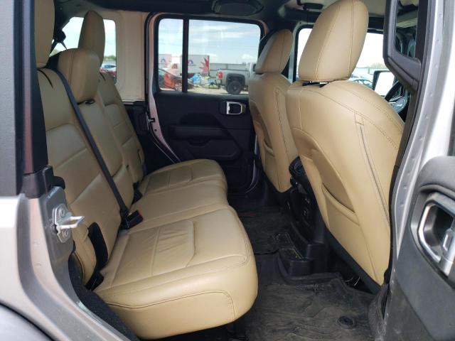 1C4HJXEG0JW107305 Jeep Wrangler Unlimited Sahara