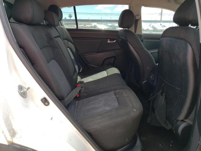 KNDPB3AC8G7838832 KIA Sportage Lx
