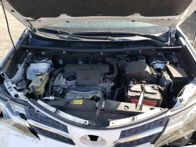 JTMZFREV2FD049751 Toyota RAV4 LE