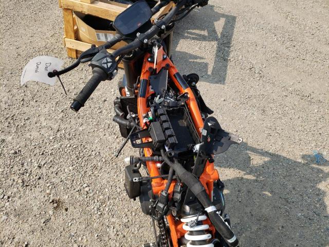 2022 KTM 890 DUKE R VBKTU9406NM830562