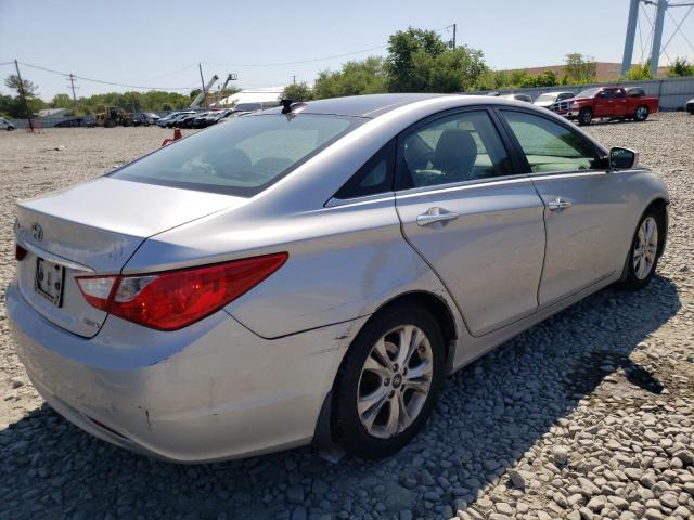 VIN: 5NPEC4AC8DH533512 Auction: COPART Lot: 53874123 Location: NJ - TRENTON 5NPEC4AC8DH533512 HYUNDAI SONATA 2013 SILVER Photo 3