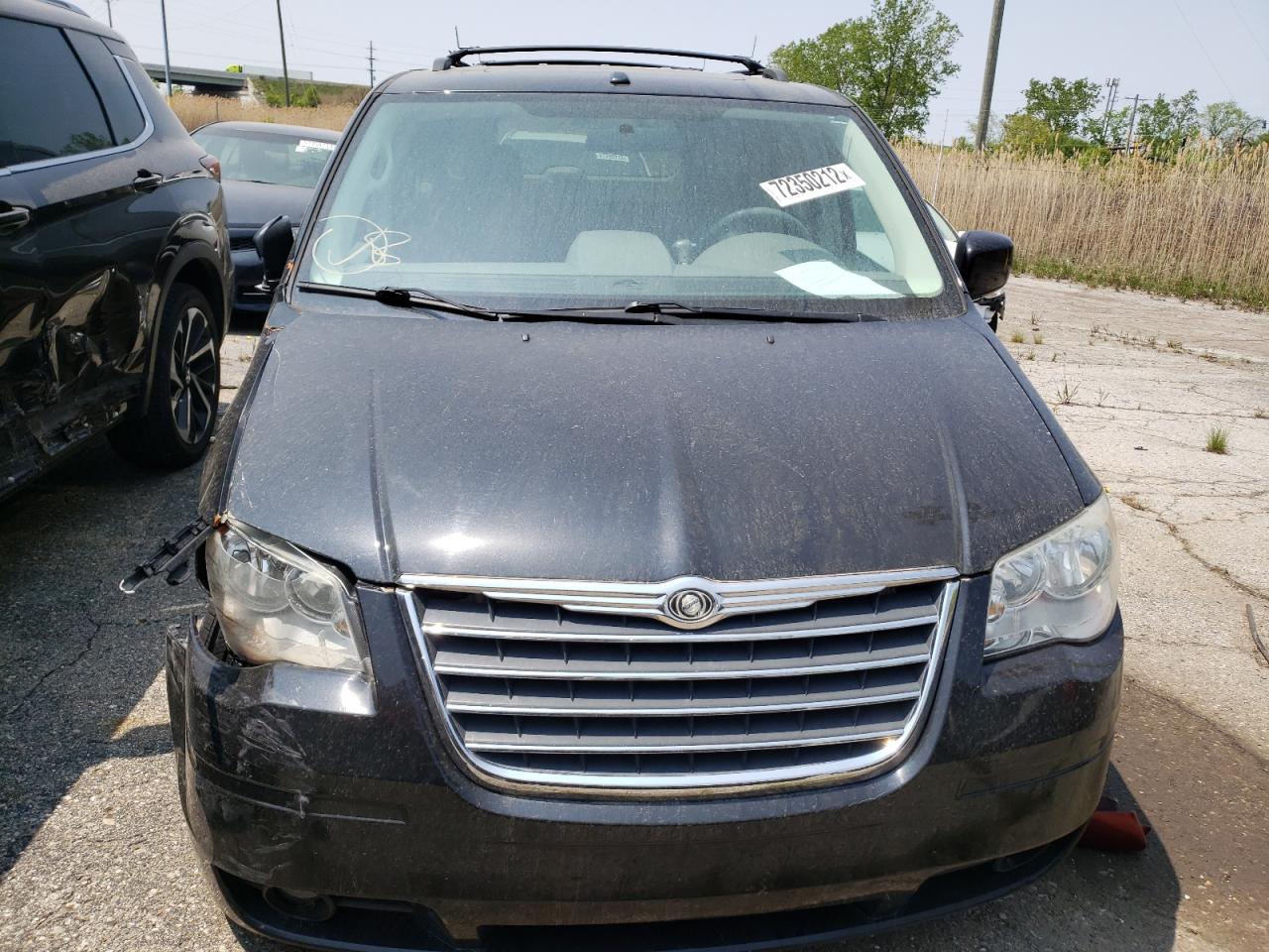 Lot #2974746196 2010 CHRYSLER TOWN & COU