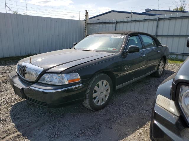 2004 Lincoln Town Car Executive