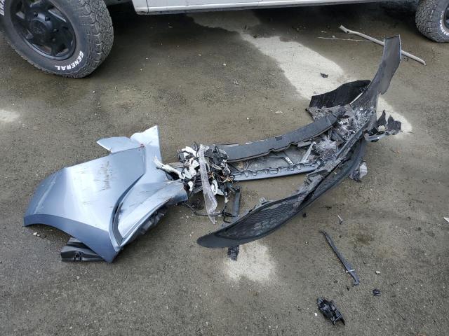 JTDEAMDE8NJ047102 Toyota COROLLA LE