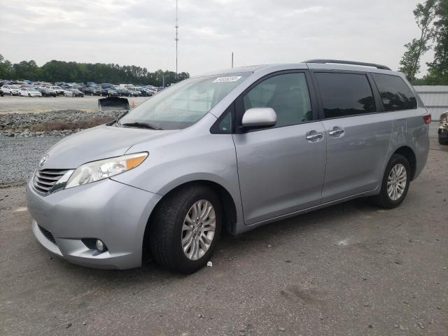 5TDYZ3DC0HS783392 2017 TOYOTA SIENNA, photo no. 1