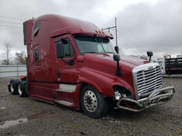 Lot #2473576233 2015 FREIGHTLINER CASCADIA 1 salvage car