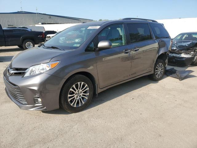 2018 Toyota Sienna XLE