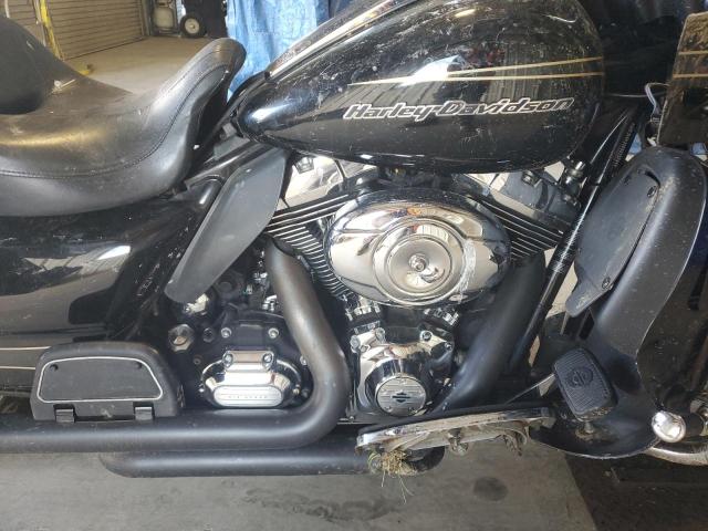 2011 HARLEY-DAVIDSON FLTRU 1HD1KGM18BB618764