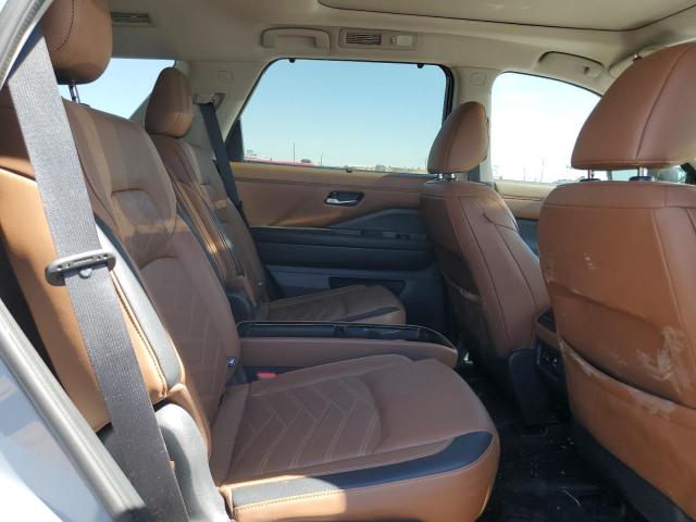 5N1DR3DH1NC211718 Nissan Pathfinder Platinum