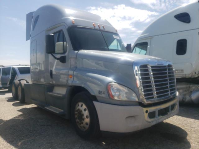 Salvage cars for sale from Copart Dyer, IN: 2015 Freightliner Cascadia 125