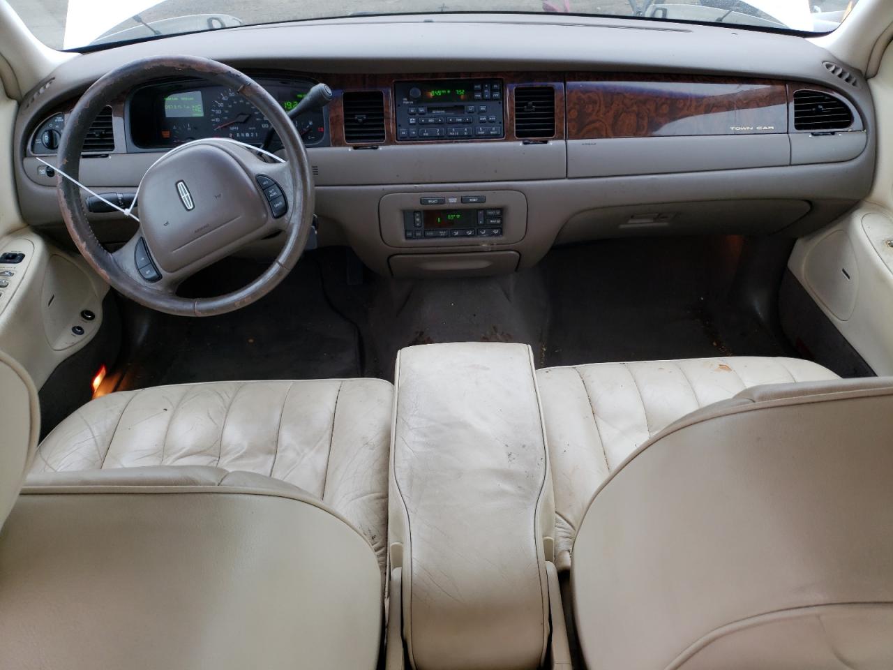 1LNFM81W9WY662245 1998 Lincoln Town Car Executive