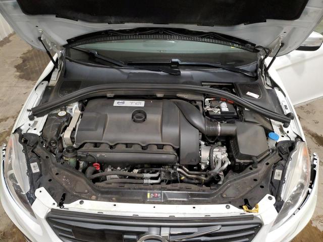 2015 VOLVO XC60 T6 R- YV4902RS1F2737225
