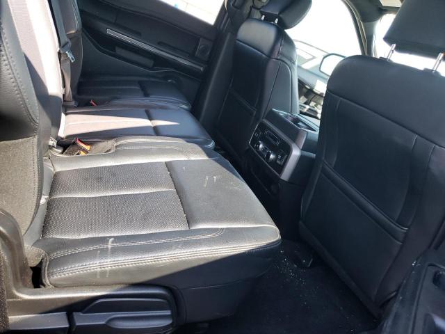 1FMJU1HT8KEA30121 Ford Expedition Xlt