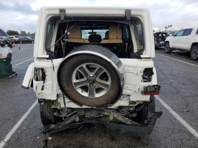 1C4HJXEG1JW117888 Jeep Wrangler Unlimited Sahara