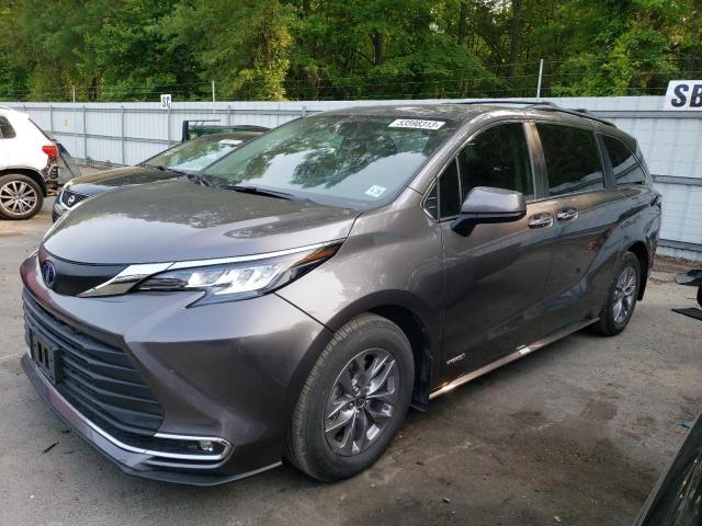 2021 Toyota Sienna XLE