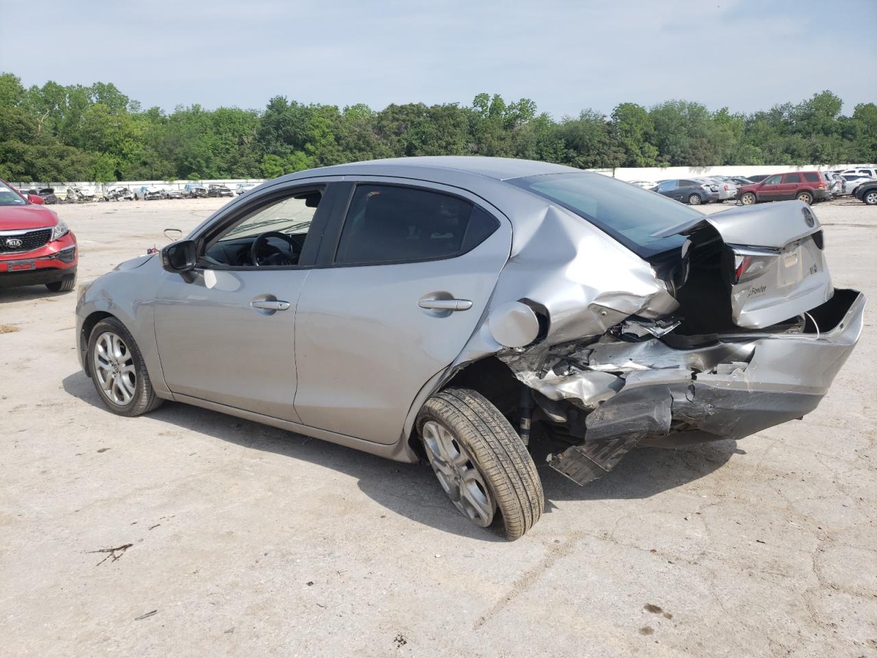 3MYDLBZV4GY132702 2016 Toyota Scion Ia