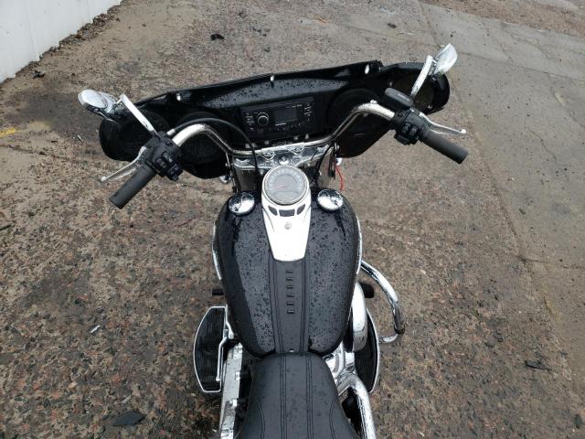 2020 HARLEY-DAVIDSON FLHC 1HD1YAJ11LB015043