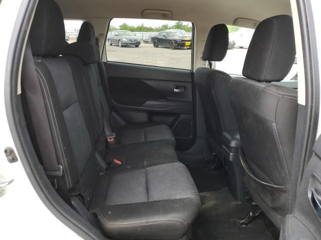 JA4AD3A3XJZ040466 Mitsubishi Outlander Se
