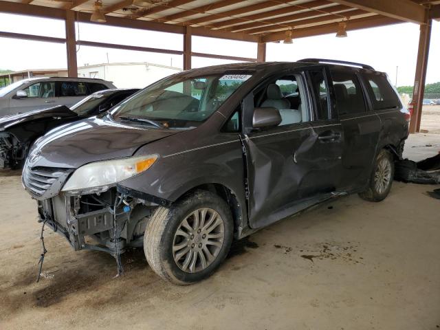 2013 Toyota Sienna XLE