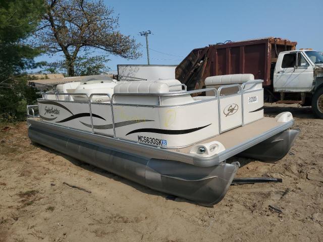 Salvage boats for sale at Kincheloe, MI auction: 2003 Sweetwater Boat