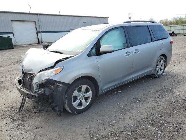 2016 Toyota Sienna LE