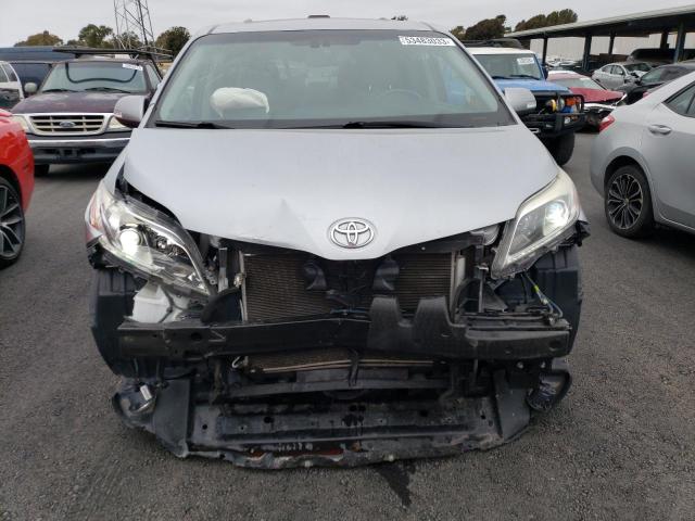 5TDYZ3DC8HS767070 Toyota SIENNA XLE