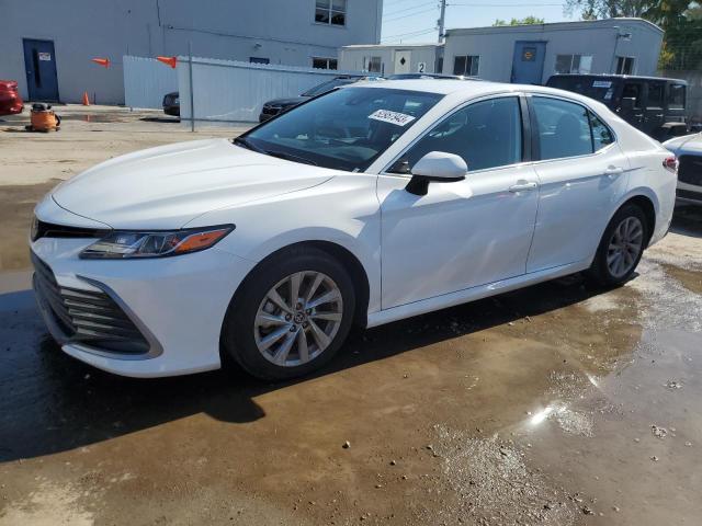Salvage cars for sale from Copart Opa Locka, FL: 2022 Toyota Camry LE