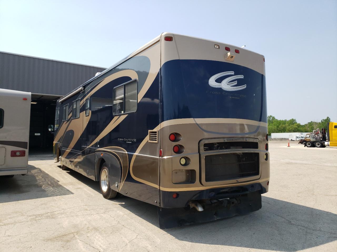 2005 FREIGHTLINER CHASSIS X LINE MOTOR HOME for Sale IL CHICAGO