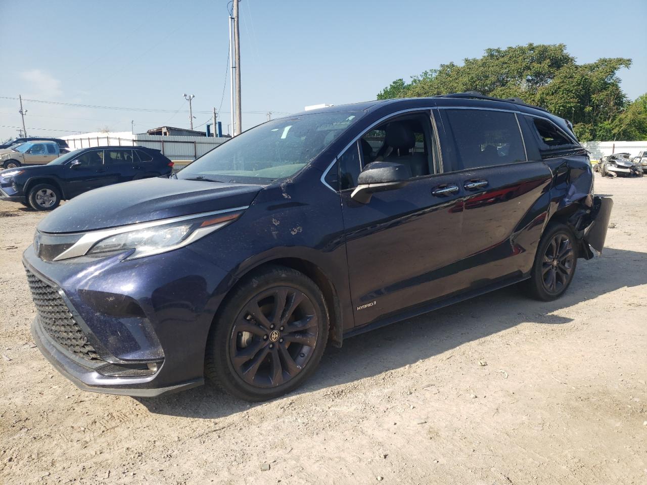 VIN: 5TDDRKEC2MS032294 2021 TOYOTA SIENNA