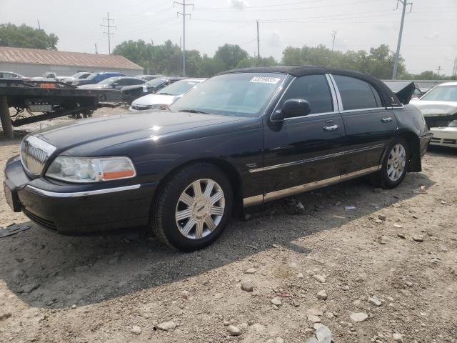 2005 Lincoln Town Car Signature Limited