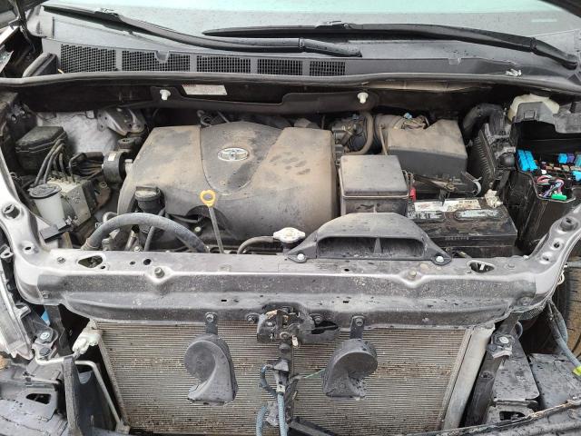 5TDKZ3DC9KS976945 Toyota SIENNA LE
